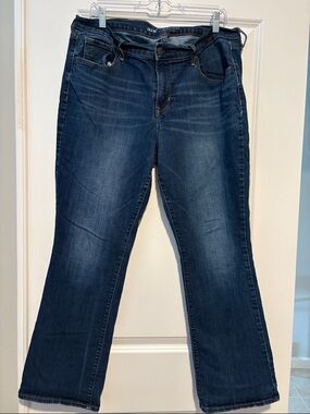 Old Navy Women’s Dark Blue Curvy Mid-Rise Jeans size 16 Short